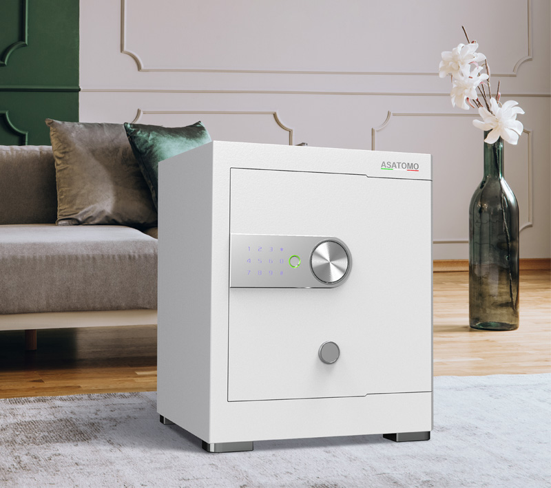 Who are the main consumer groups for future safes?