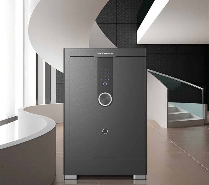 How do household users choose a safe?